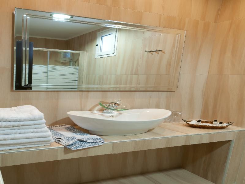 Metropolis Hotel سيرس المظهر الخارجي الصورة