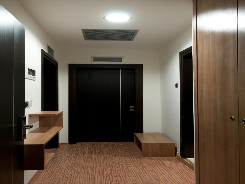 Metropolis Hotel سيرس المظهر الخارجي الصورة