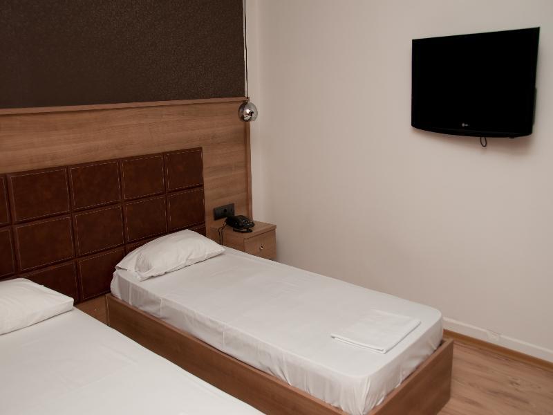Metropolis Hotel سيرس المظهر الخارجي الصورة